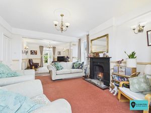 Living Room- click for photo gallery